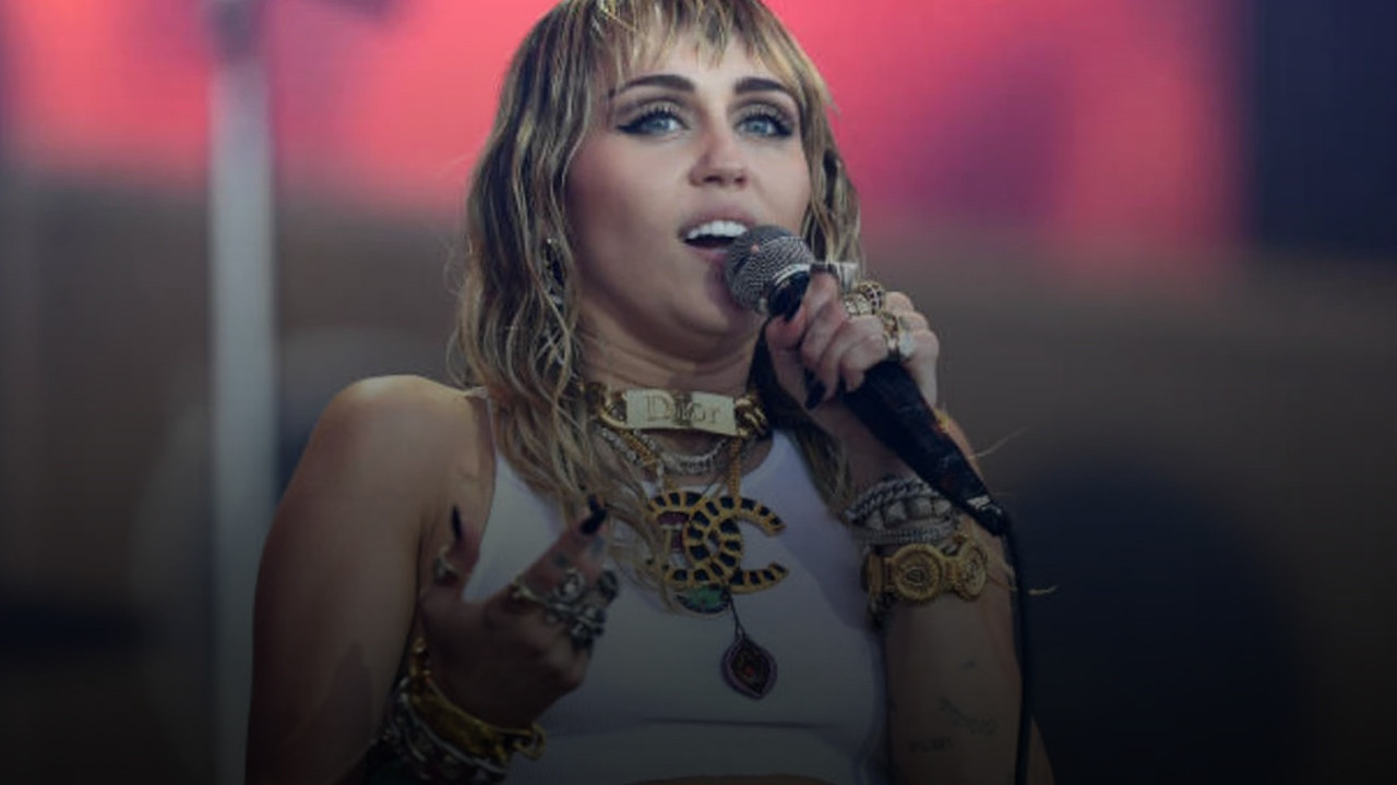 Miley Cyrus Unveils Seventh Album Plastic Hearts