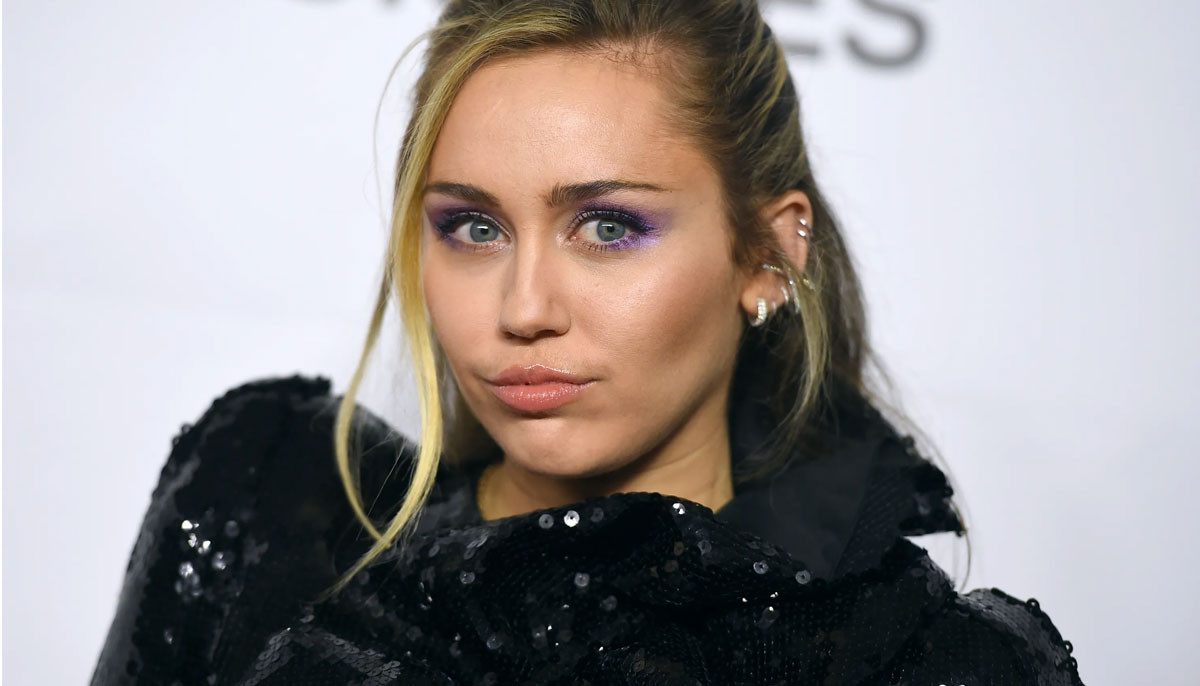 Miley Cyrus Issues An Apology To Fans Over ‘plastic Hearts