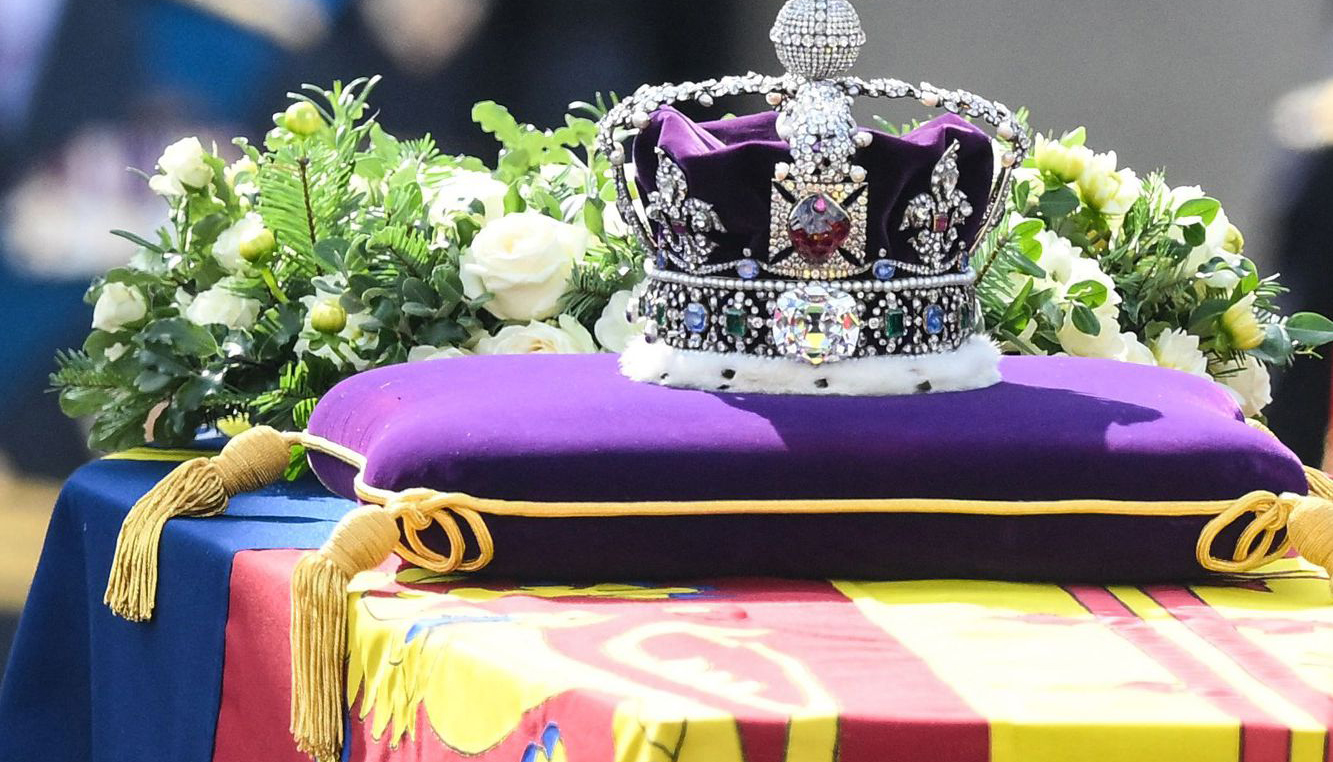 queen's coffin journey to westminster