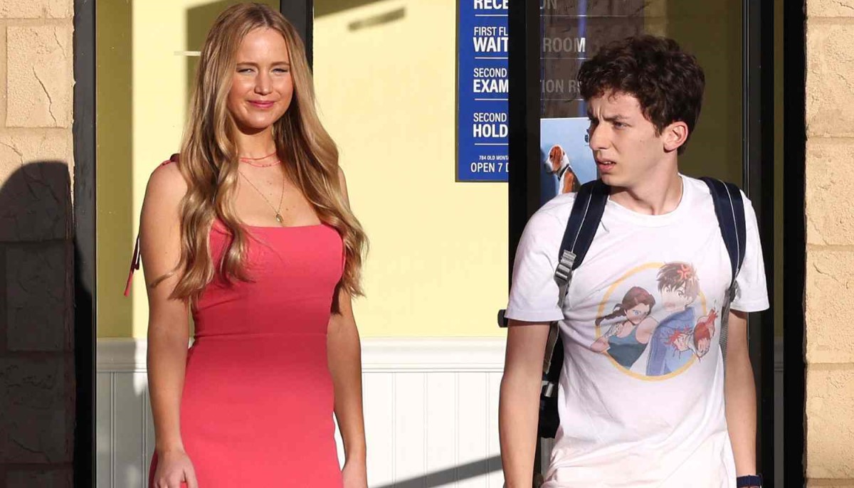 Jennifer Lawrence Hired To Do This To 19 Year Old In No Hard Feelings