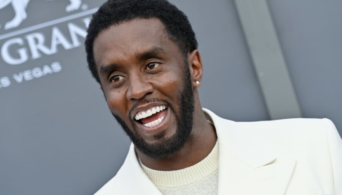 Diddy Surprises welcomes Busta Rhymes and Fabolous onstage F1 Weekend Set