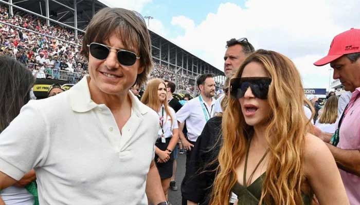 Shakira flattered but not interested in Tom Cruises giddy advances