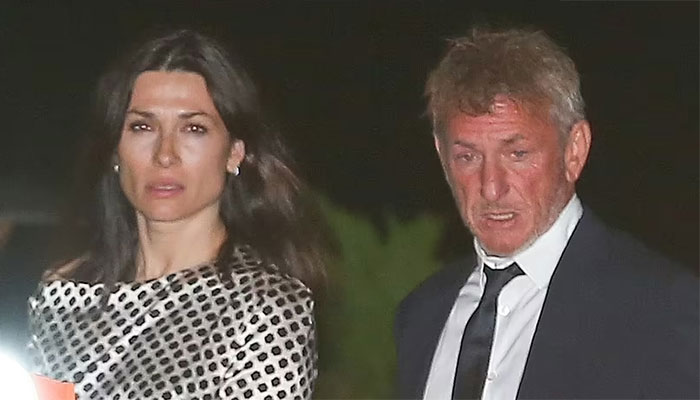 Sean Penn spotted having romantic evening with Olga Korotyayeva.