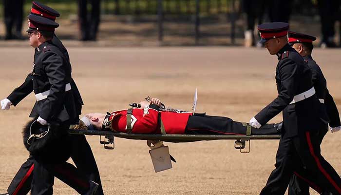 Soldiers are often carried out in stretchers after losing consciousness