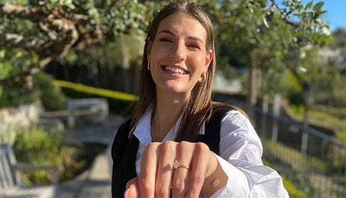 Marina Ivanovic shares news with Instagram video, showing off stunning diamond ring.
