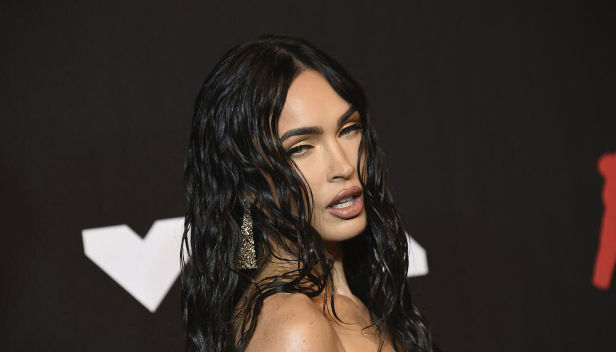 Megan Fox asks women to stay away from men and focus on better things